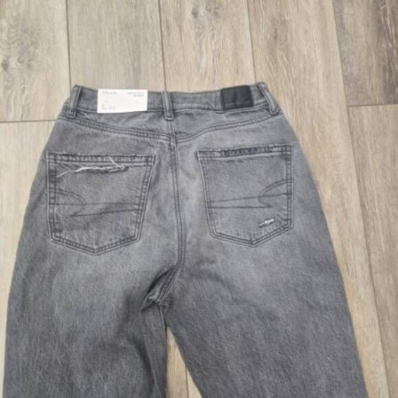 Nwt American Eagle Gray Distressed Ripped MOM Jeans size 2 new - Picture 3 of 9